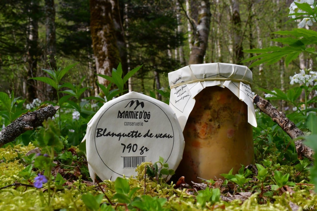 photo de conserve artisanale de blanquette de veau , produit régional