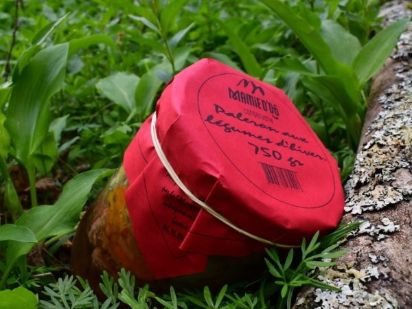 photo de conserve artisanale de paleron aux légumes d'hiver , produit régional