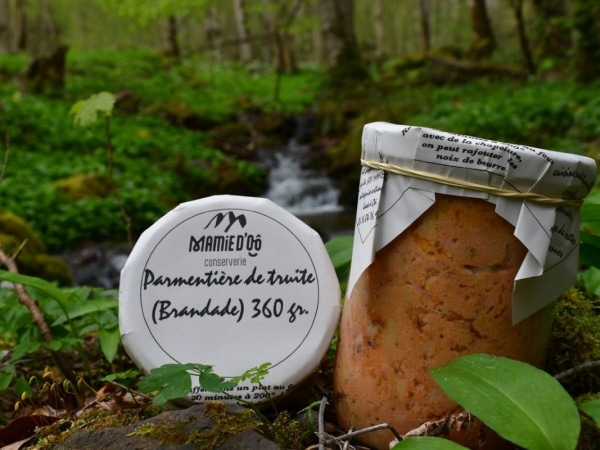 photo de conserve artisanale de parmentière de truite ou brandade , produit régional
