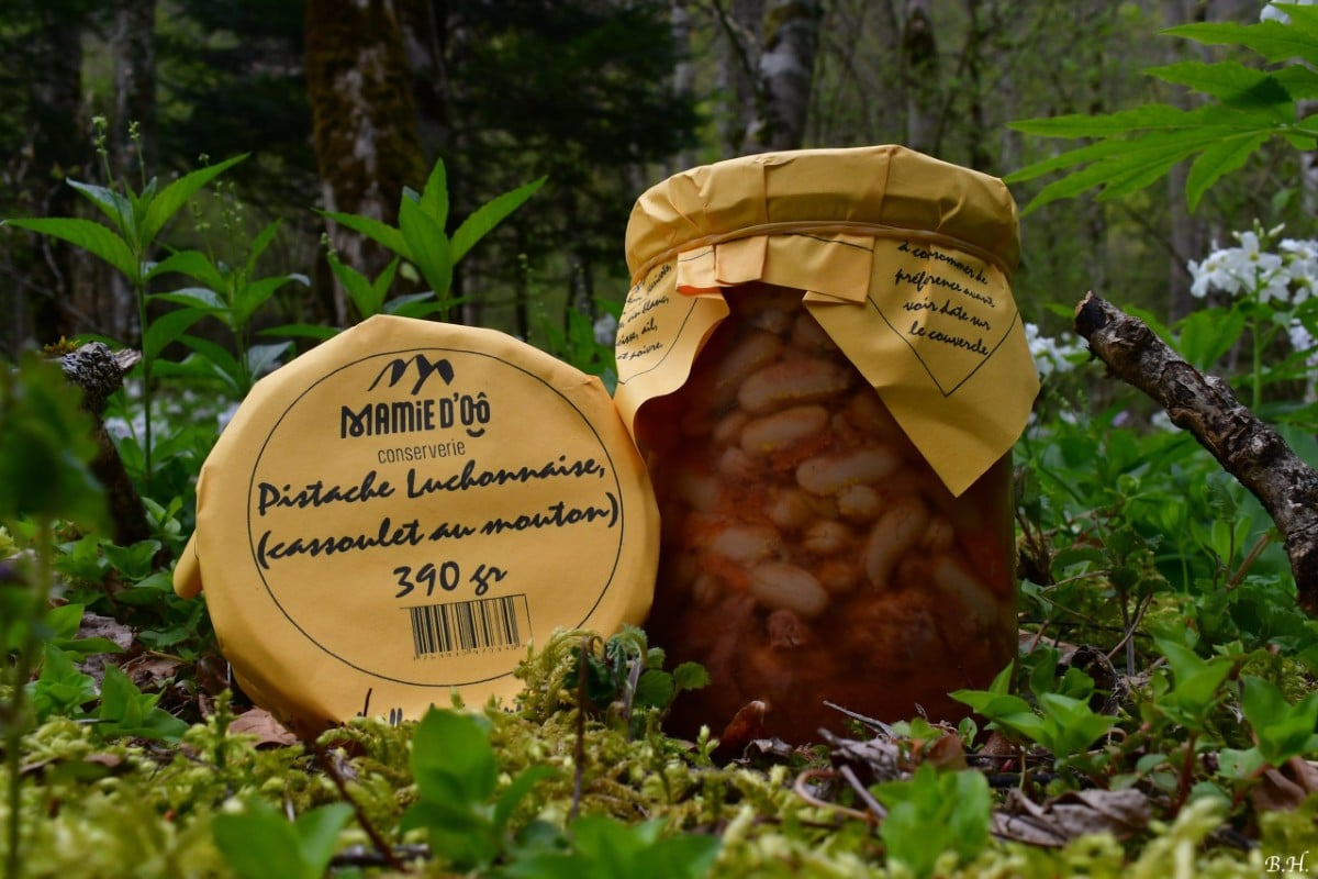 photo de conserve artisanale de pistache luchonnaise , produit régional