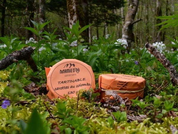 photo de conserve artisanale de tartinable au carottes et colombo , produit régional